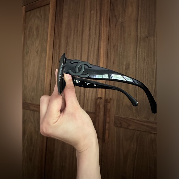 Chanel Cat Eye Sunglasses - SOLD OUT 2021 RUNWAY - Picture 12 of 15